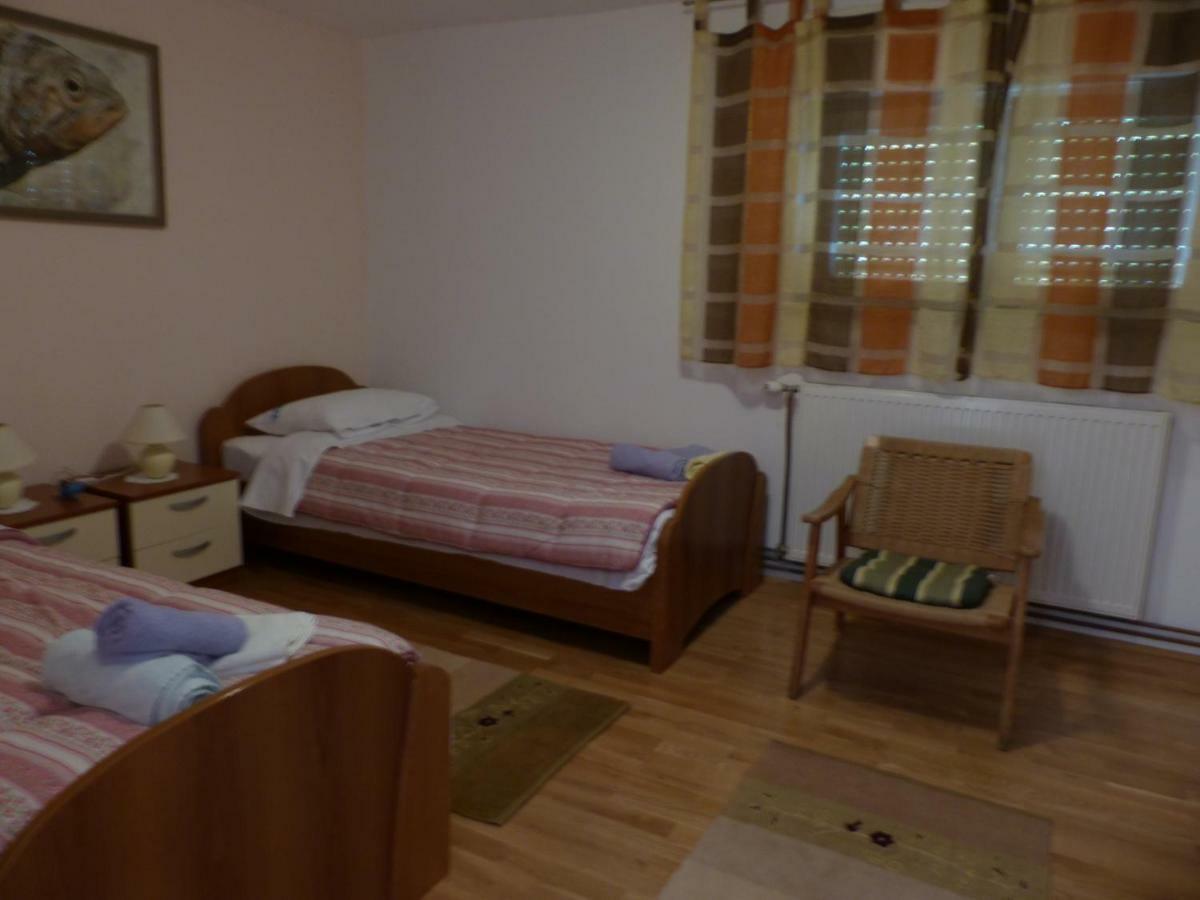 Apartment Ana Krnica Eksteriør billede