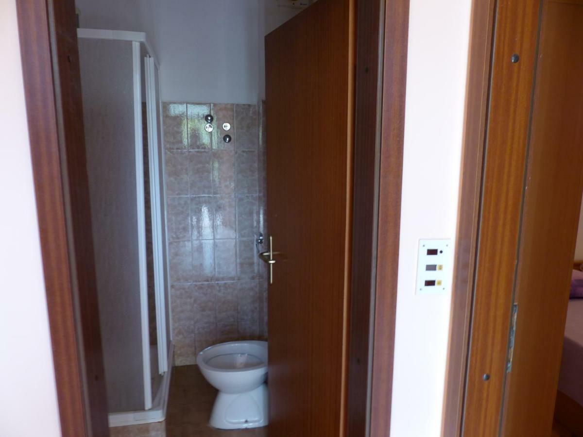 Apartment Ana Krnica Eksteriør billede
